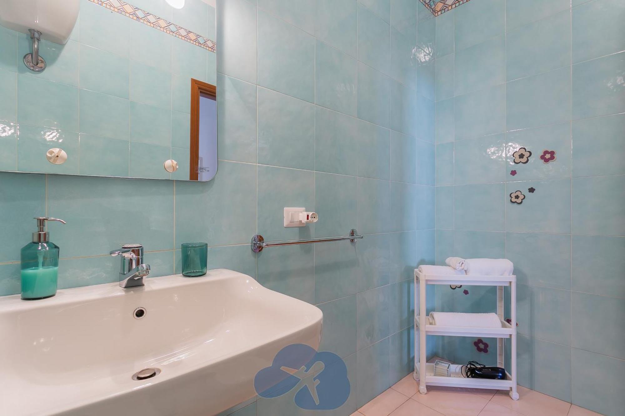 Airport House Apartment Бари Екстериор снимка